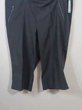 Michel Studio Black Women's Stretch Zip-Pocket Capris